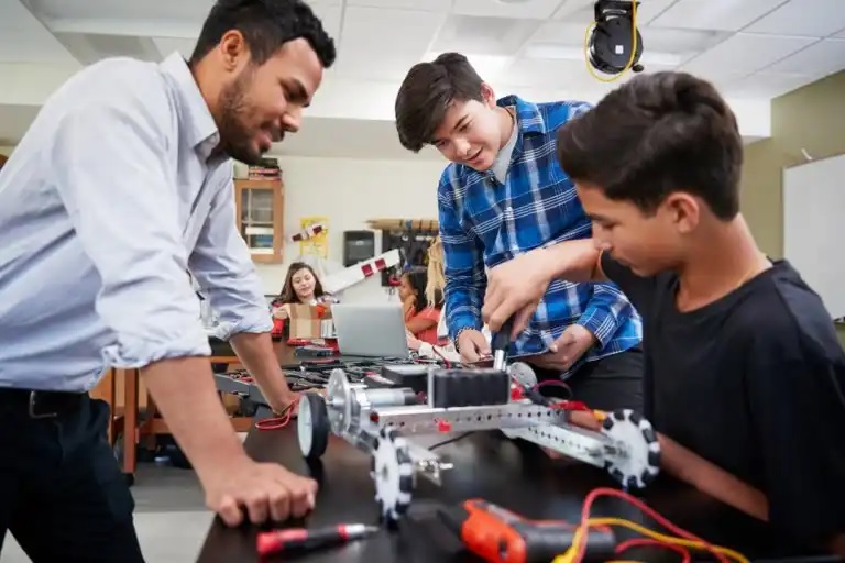 Robótica + Arduino + Laboratorio