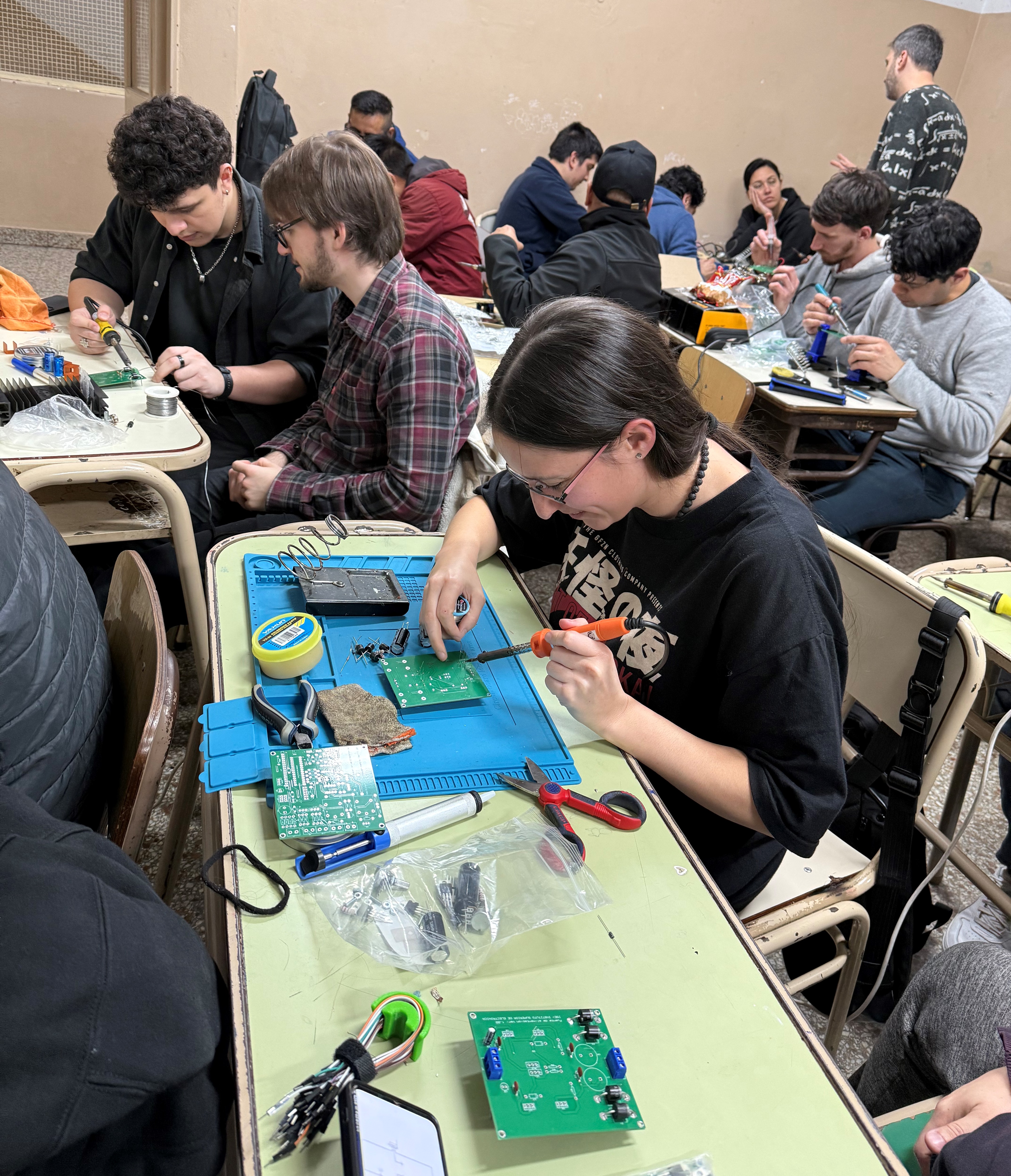Diseño y Construcción de un Amplificador Clase AB